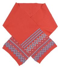 Korálová šála s modrým vzorem