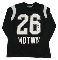 Černo-bílé triko s číslem a nápisem C&A