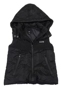 Černá šusťáková zateplená vesta s kapucí River Island