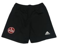 Černé sportovní funkční kraťasy s logem Adidas 