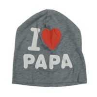 Šedá čepice s nápisem 