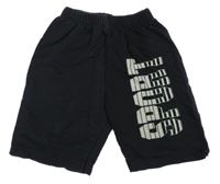 Černé teplákové kraťasy s nápisem 