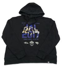 Čierna mikina s nápisom a kapucňou