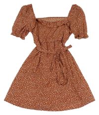 Rezavé lehké šaty se vzorem a páskem 