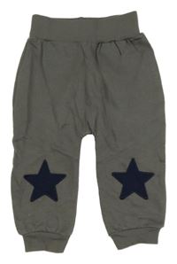 Tmavošedé tepláky s hvězdami