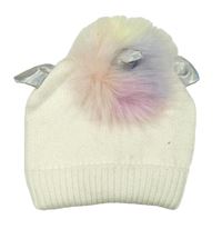 Smetanová čepice s rohem a kožešinou - jednorožec