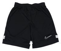 Černé sportovní funkční kraťasy s logem Nike