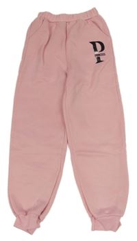 Ružové tepláky s písmenem