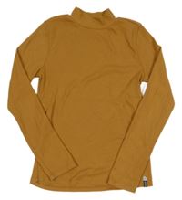 Hnědé žebrované triko se stojáčkem