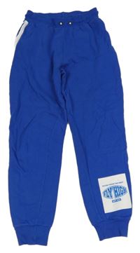 Tmavomodro-biele tepláky s pruhmi a nášivkou