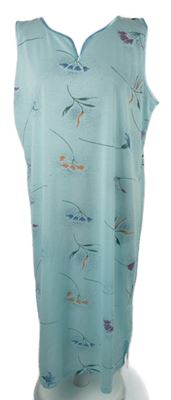 Dámska svetlomodrá nočná košeľa s kvetmi