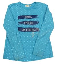 Svetlomodré bodkovaná é tričko s nápisom