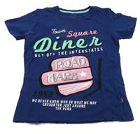 Tmavomodré tričko s nápisom Name it