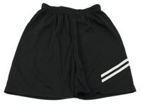 Čierne športové kraťasy s prúžkami