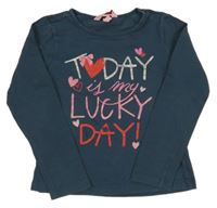 Tmavomodré triko s nápisy a srdíčky OVS