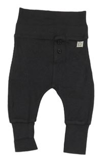 Antracitové rebrované ľahké tepláky s gombíkmi a nášivkou F&F