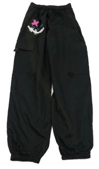 Čierne šušťákové ľahké nohavice s potlačou a vreckami Shein