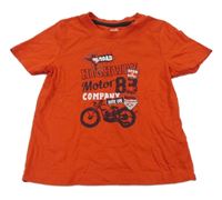 Červené tričko s nápisom a motorkou Lupilu