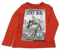 Červené triko s fotkou C&A