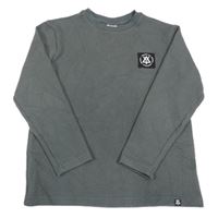 Tmavosivé vzorované tričko s nášivkou Chapter young