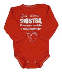 Červené body s nápisem