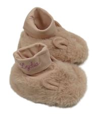 Světlerůžové chlupaté capáčky s nápisem a oušky 