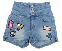 Svetlomodré skinny high waist rifľové kraťasy s nášivkami
