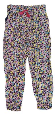 Tmavomodro-farebné kvetované ľahké nohavice Primark