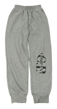 Šedé tepláky s nápisem 