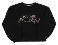 Čierna crop mikina s nápismi Matalan