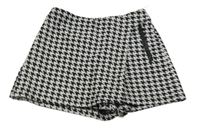 Bílo-černé kostkované sukňové kraťasy Zara