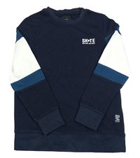 Tmavomodro-bielo-petrolejová mikina s nápisom C&A