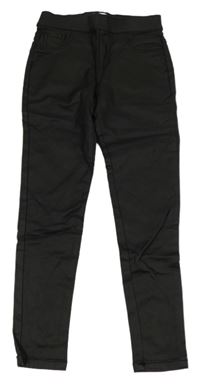 Čierne potiahnuté é džegíny F&F