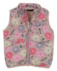 Svetloružová prešívaná šušťáková zateplená vesta s kvetmi name it.