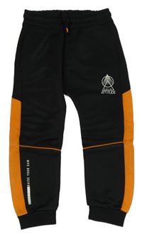 Čierne tepláky s oranžovým pruhom s potlačou George