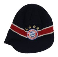 Tmavomodro-červená žebrovaná pletená fotbalová čepice FC BAYERN MÜNCHEN a pruhy a kšiltem