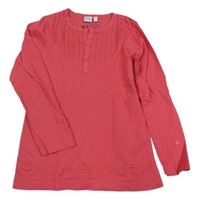 Jahodové tričko s kvetmi