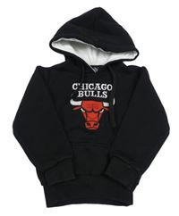 Čierna basketbalová mikina s kapucí - Chicago Bulls