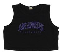 Čierny crop top s nápisom