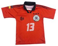 Červený sportovní dres s číslem - Německo