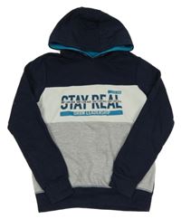 Tmavomodro-sivo-biela mikina s nápismi a kapucňou Y.F.K.