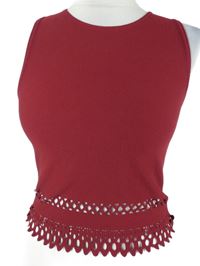 Dámsky vínový crop top s perforovaným vzorom
