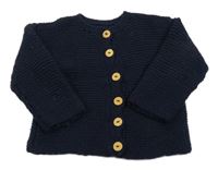 Tmavomodrý prepínaci sveter