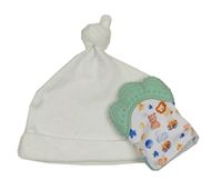 2Set - Biela čapica Tu + bílo/mátové chrastítko na ručičku s  Tu + bílo/mátové chrastítko na ručičku s obrázky a kousátkem