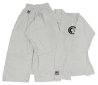 Bílé kimono s nápisem 