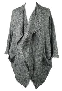 Dámsky čierno-biely vzorovaný pletený cardigán Atmosphere