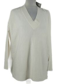 Dámský smetanový svetr s véčkovým výstřihem 