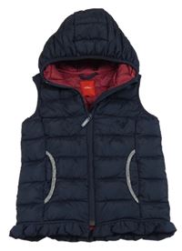 Tmavomodrá šusťáková zateplená vesta s kapucí S. Oliver