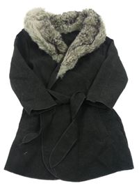 Tmavošedý flaušový kabát s kožešinou 