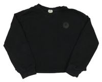 Čierna crop mikina s nášivkou River Island